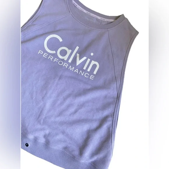 Calvin Klein women’s Light Lavender Crewneck Sweatshirt Size M ( small defect) - Picture 3 of 12